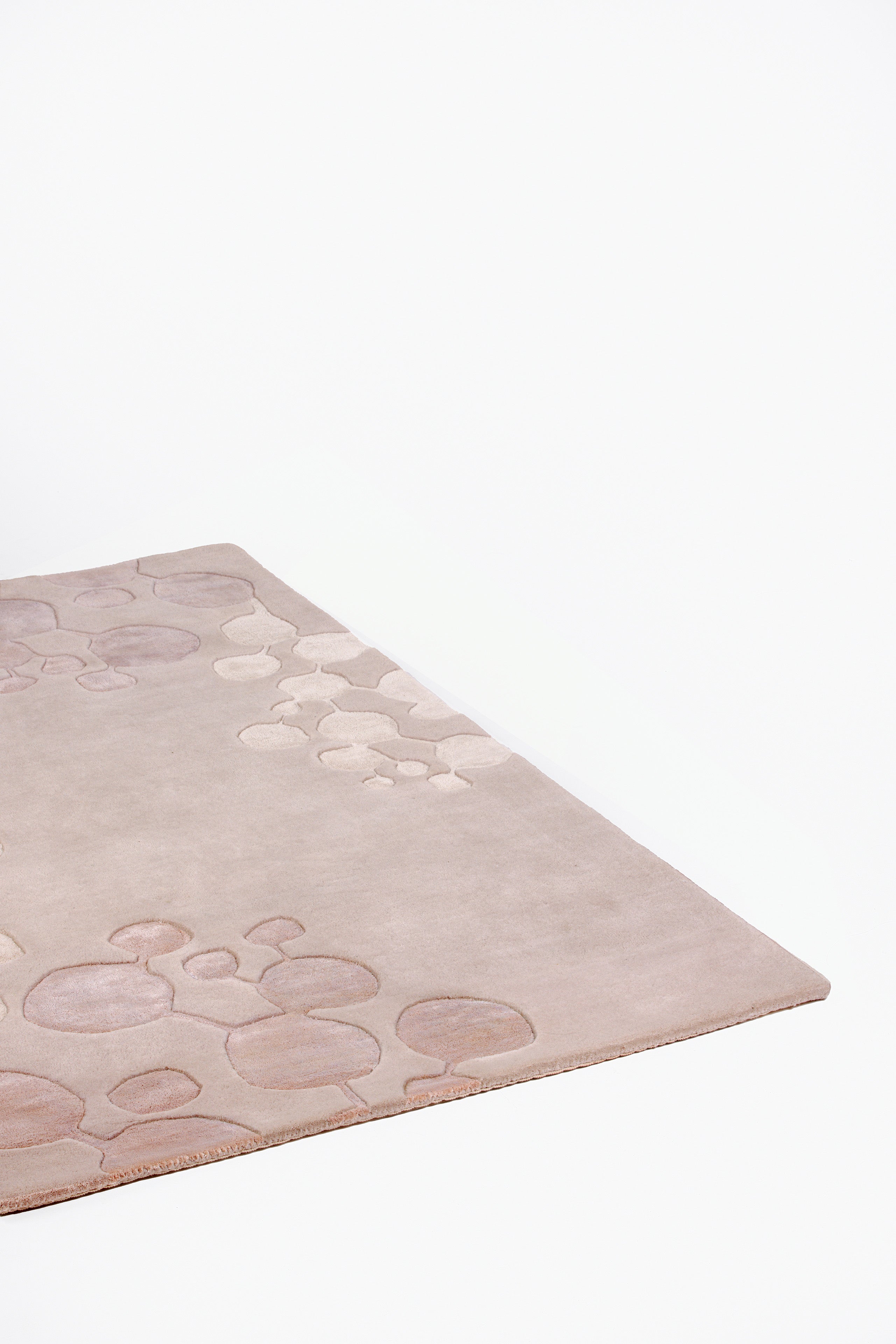 Hand-tufted Rug- Gray Berries