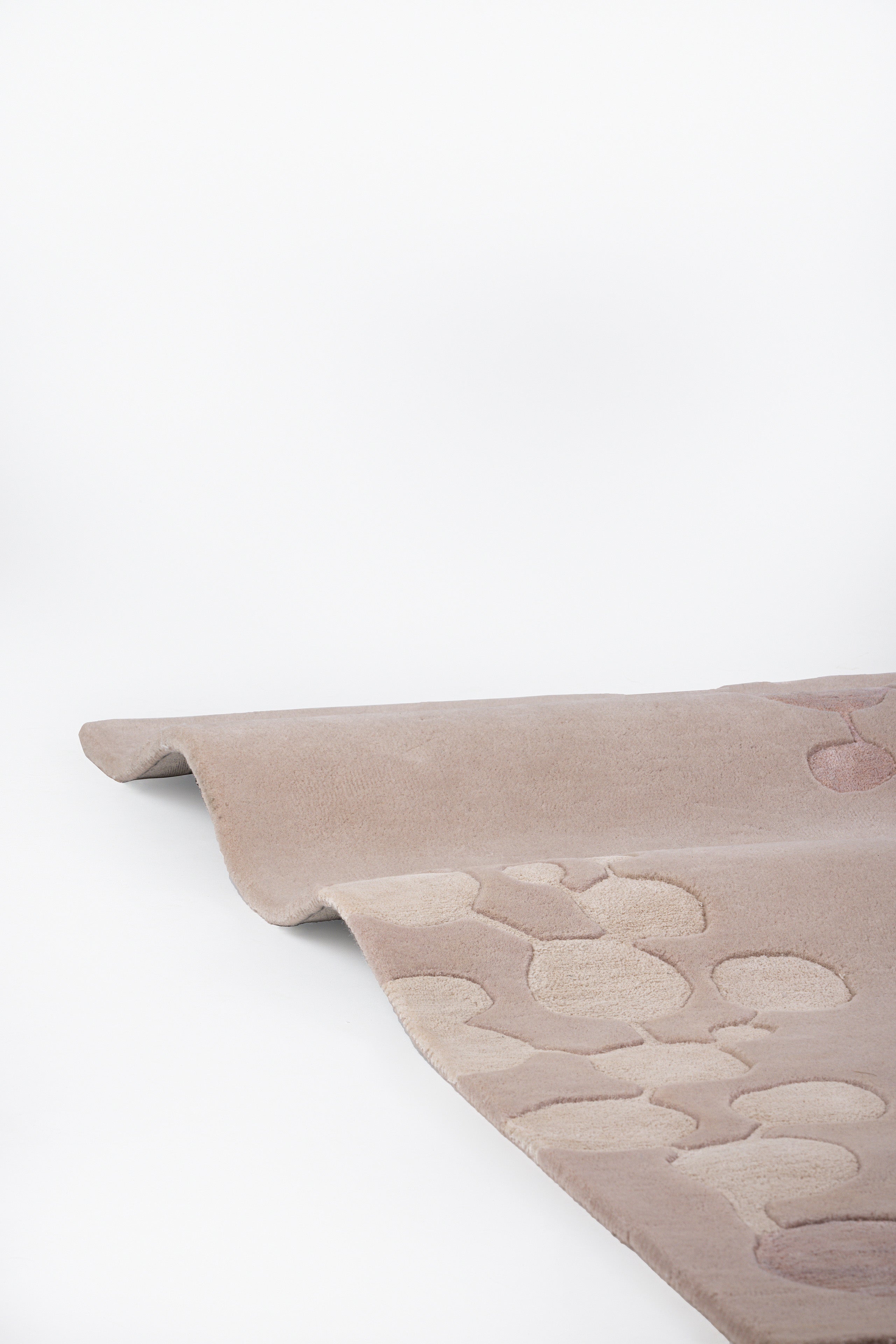 Hand-tufted Rug- Gray Berries